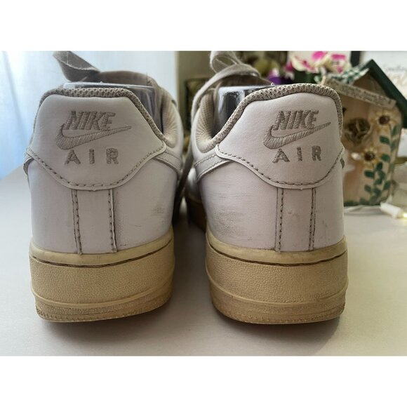 Nike Air Force 1 '07 Low Triple White Size Womens 10.5 CW2288-111 AF1 - Picture 6 of 9